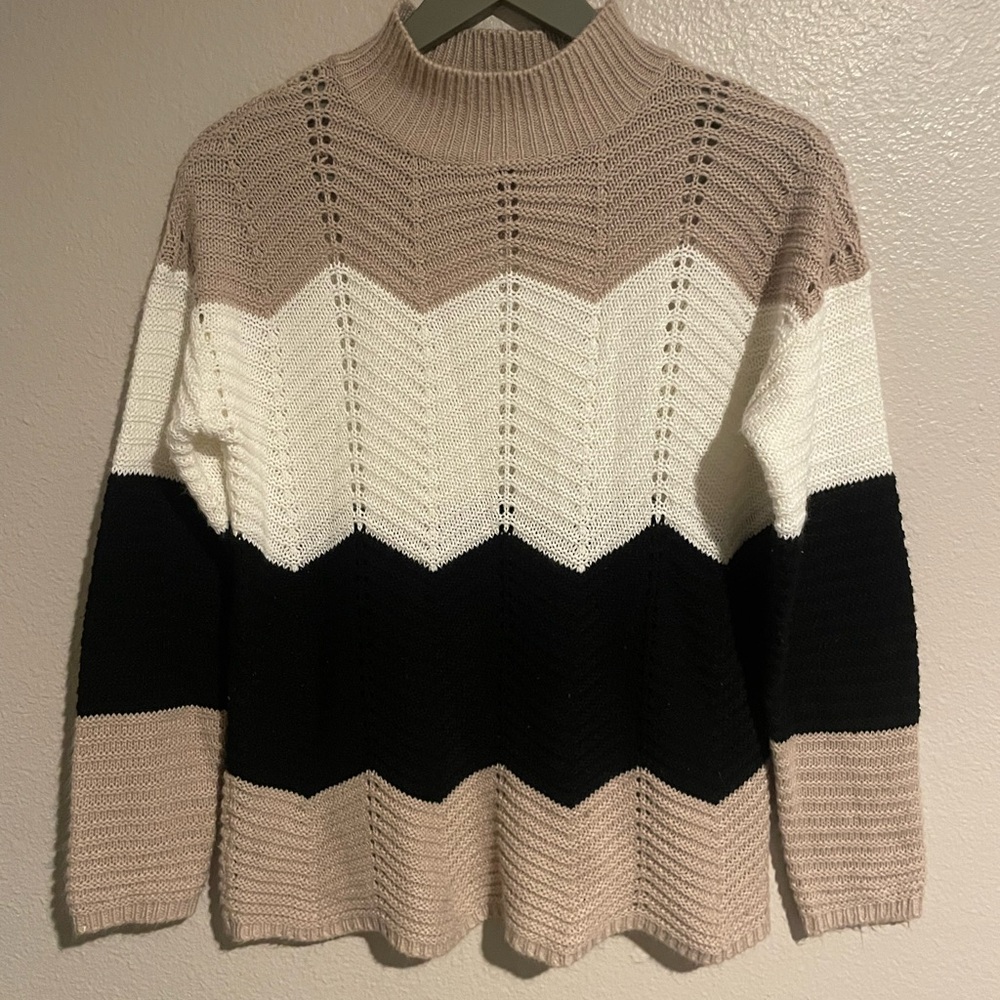 Inner Circle Zig Zag Stripe Knit Sweater in Neutrals